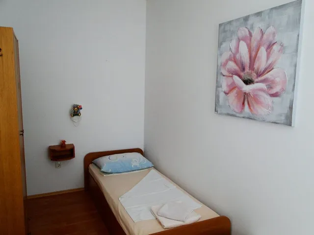 Apartments and Rooms VIKELI