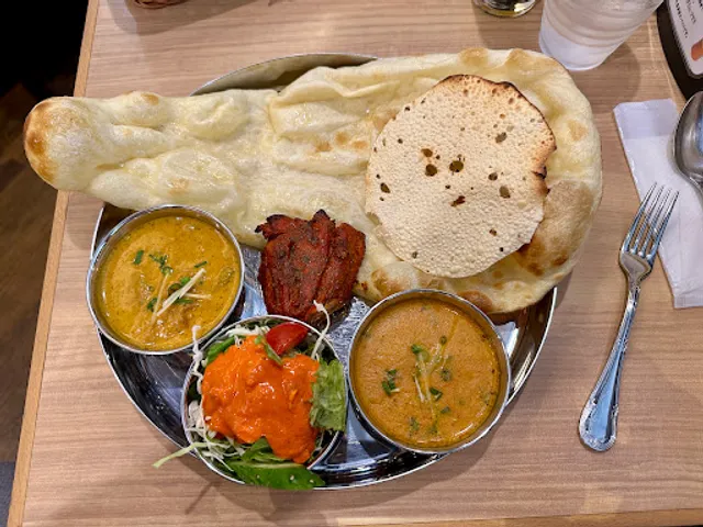 Ali's Tandoor Kitchen