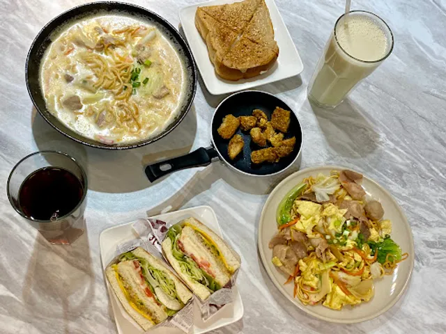 風日洋食｜線上訂位 / 人氣咖哩蛋包飯 / 日式定食/ 茶泡飯 / 日式簡餐 / 特色早午餐 / 兒童餐 / 素食(蛋奶素) / 手作蕨餅 / 下午茶 / 晚餐 / 甜點 / 抹茶 / 焙茶 / 咖啡 / 慶生 / 聚餐 / 新北耶誕城