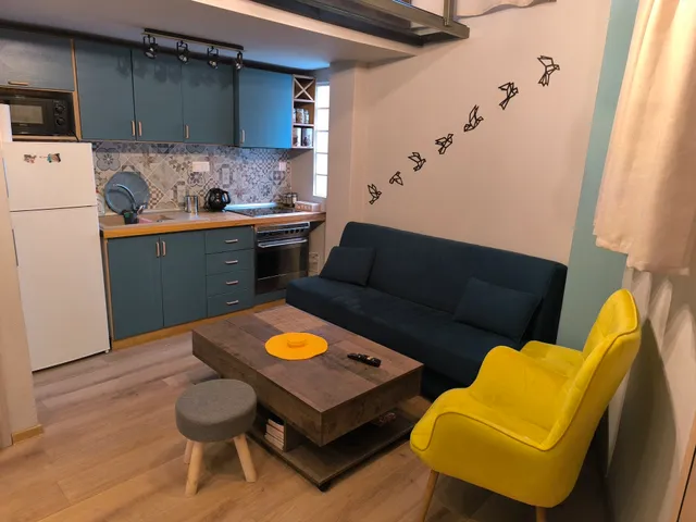 Floating Studio | Μοντέρνο Ενοικιαζόμενο Διαμέρισμα δίπλα στο κέντρο της Θεσσαλονίκης