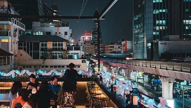 VELA-Rooftop Sanam Pao