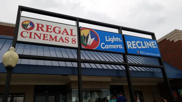 Regal Largo Mall
