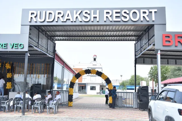 Rudraksh Hotel & Restaurant