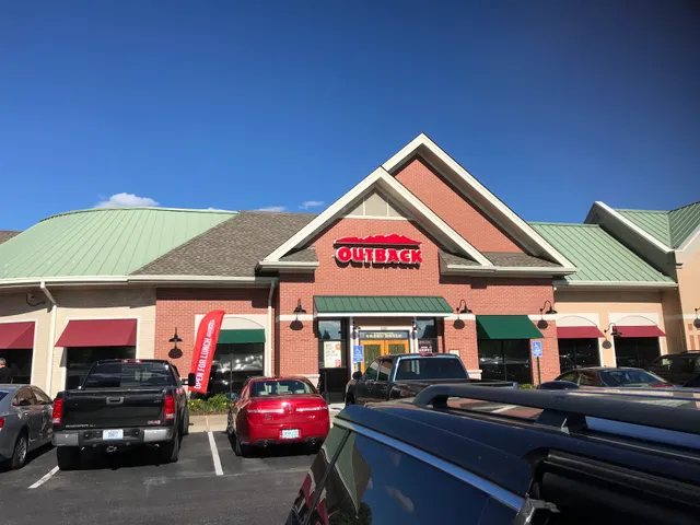 Lakeside Shoppes At Winghaven