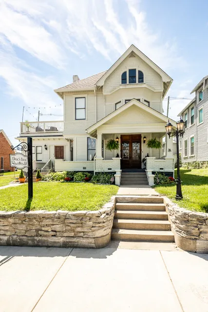 The Doc's Inn and The Dandelion Inn