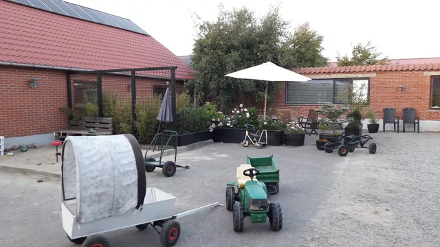 Hørsted: Lejlighed og hytter