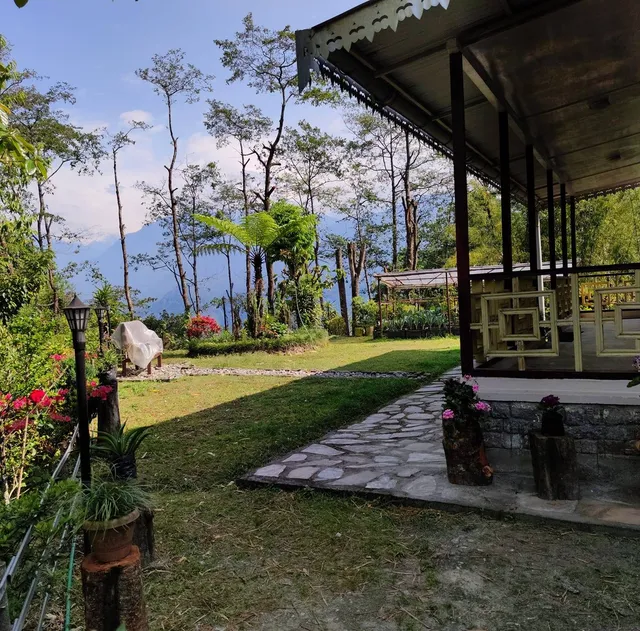 Tripoo Rhisum the Haapo retreat