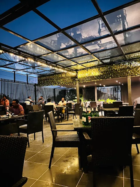 Swapna Restaurant & Bar