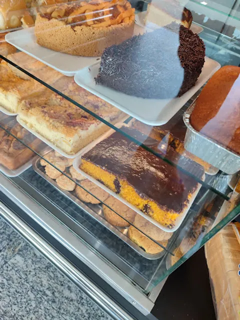 Panificadora e Confeitaria Pão Quente