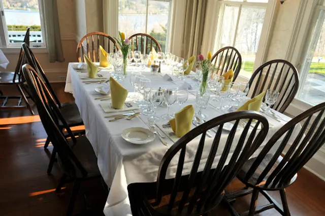 The Hopkins Inn & Restaurant