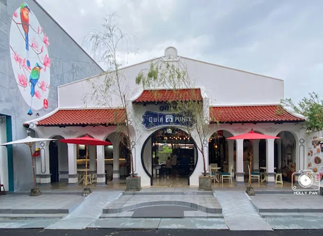 Pun Te Phuket Food Center