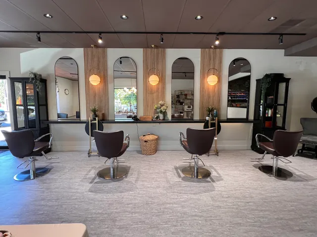 Fringe AVEDA Hair Studio & Boutique