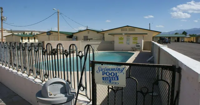 HWY. EXPRESS INN & SUITES