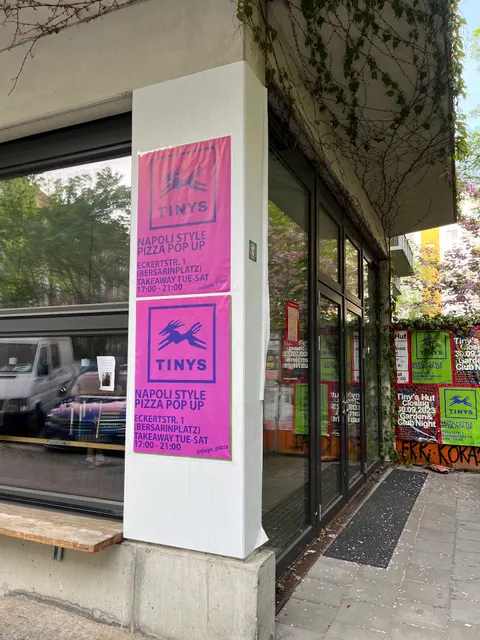 Tinys Pizza