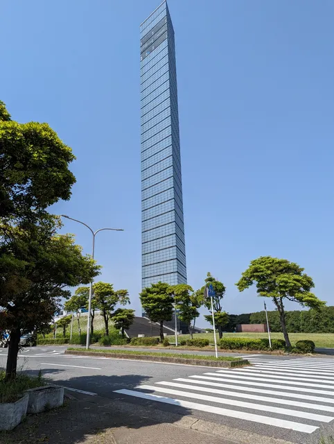 タワー前広場（千葉ポートパーク）