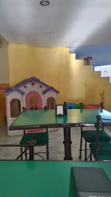 Angelo Pizzas & Papas