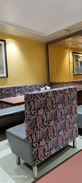 𝗦𝗵𝗿𝗲𝗲 𝗨𝗱𝗶𝗽𝗶 𝗥𝗲𝘀𝘁𝗮𝘂𝗿𝗮𝗻𝘁