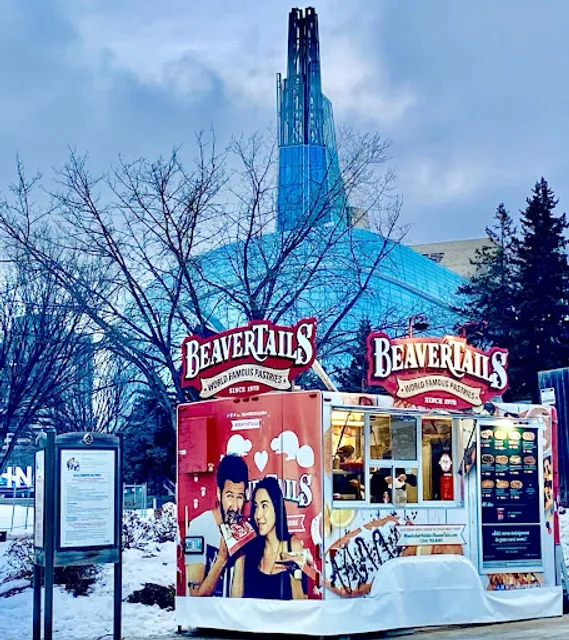 BeaverTails- Queues de Castor (The Forks National Historic Site)