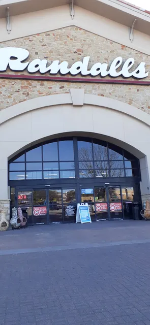 Shoppes at Lakeline Village