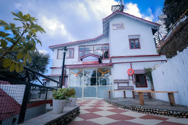 The Royale Oaks Hotel