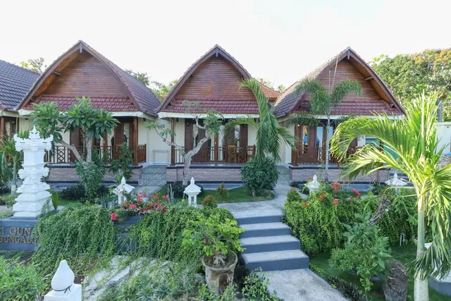 Sri Gunadi Bungalow and Resto