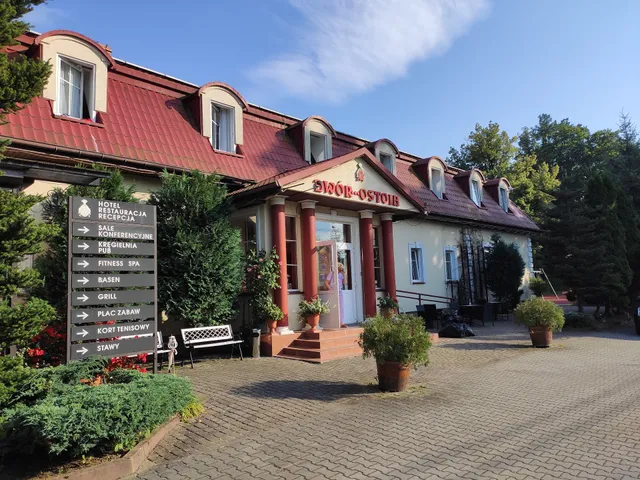 Hotel Restauracja Dwór Ostoia