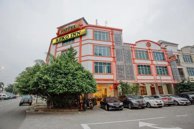 Hotel Reko Inn