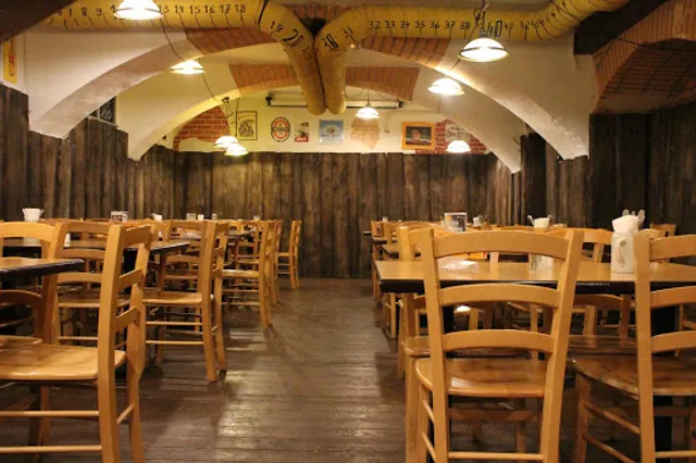 Centimeter bei den Stadtbahnbögen