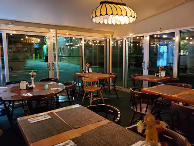 Fellingham's Restaurant Sports Bar