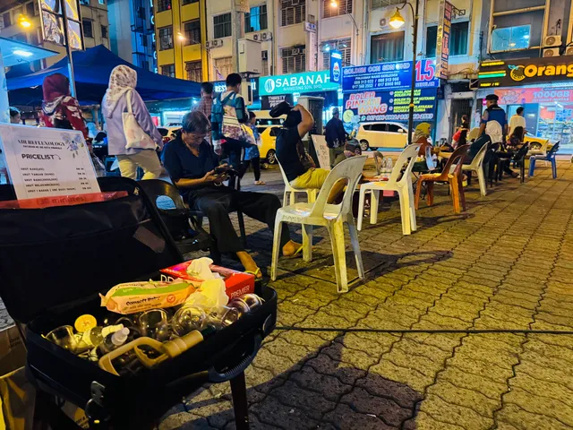 Pasar Malam Kampung Air