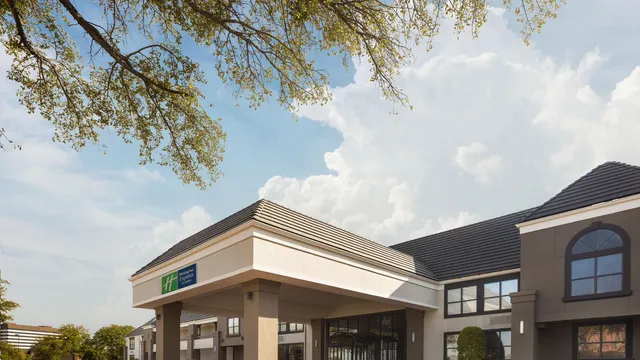 Holiday Inn Express & Suites Irving DFW Airport North by IHG