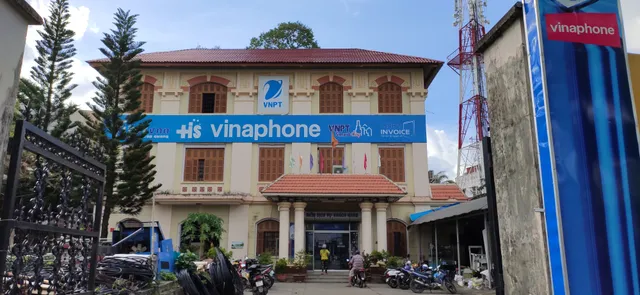 Quán ăn Tươi Thắm( local restaurant)