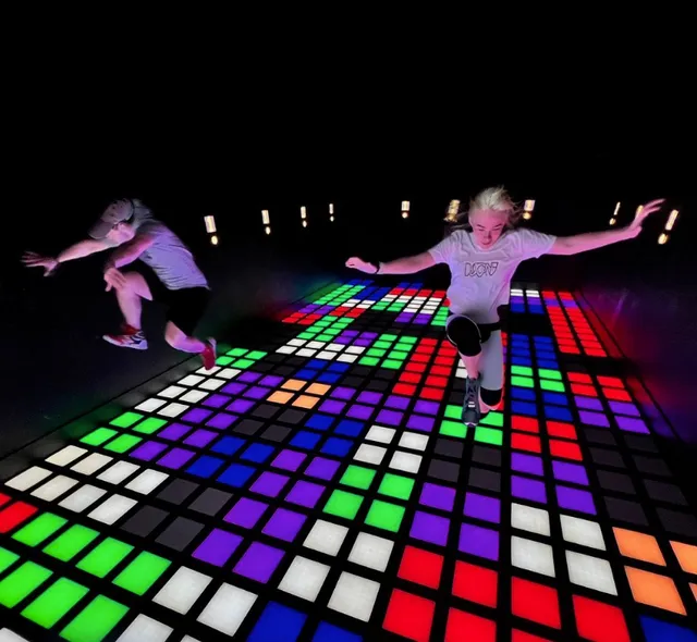 Running Grid Browns Bay 方格大战