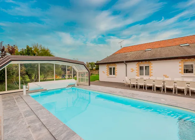Gite de groupe avec piscine, jacuzzi.. à Lucquy (Ardennes)