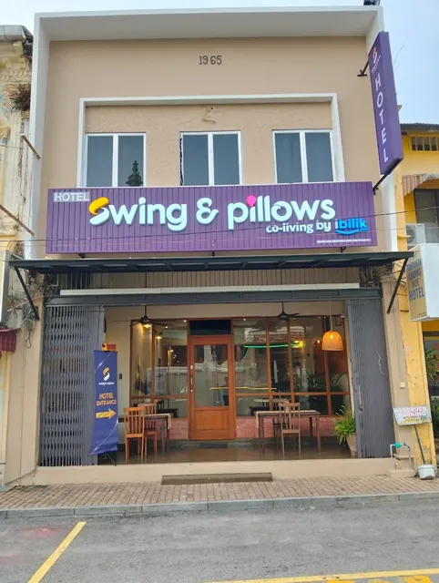 Swing and Pillows @ Jonker Street (Melaka)