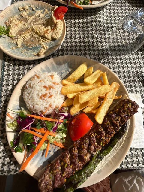 Aya Garden Cafe & Restaurant