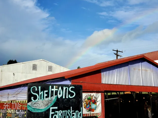 Shelton's Farmstand