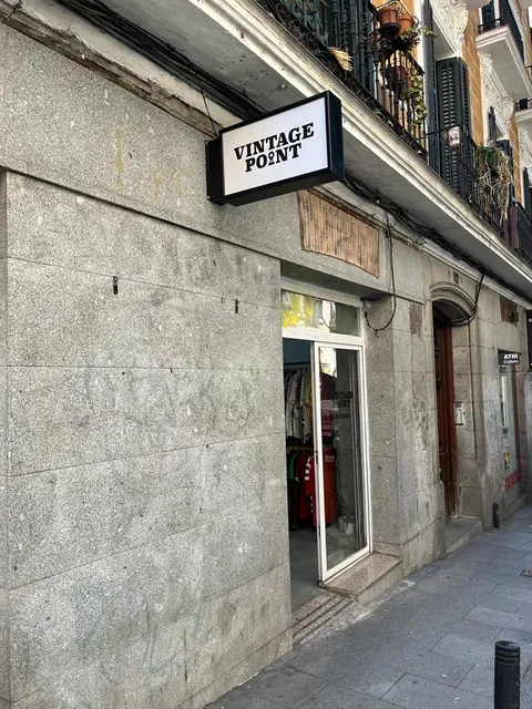 Vintage Point Malasaña Vintage second hand store