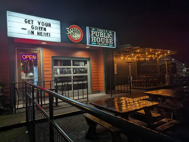 Porky's Public House & Eatery