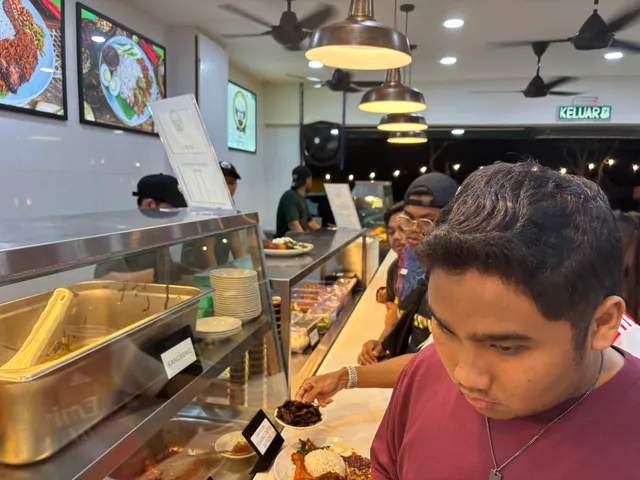 Nasi Lemak Burung Hantu TTDI 2