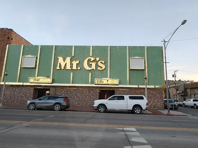 Mr. Ginos Restaurant & Bar