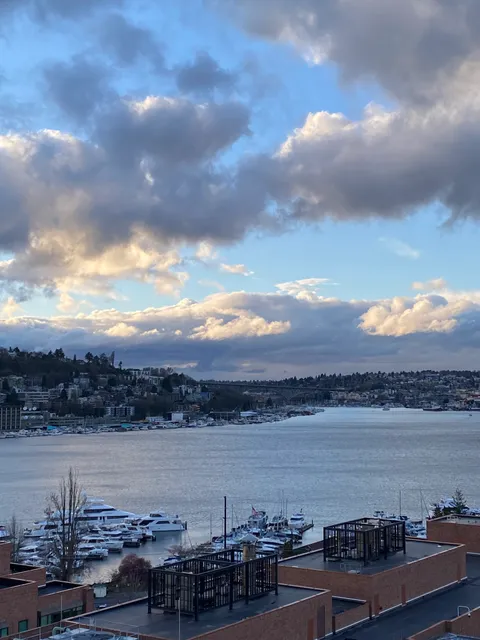 Lakeview Blvd Viewpoint