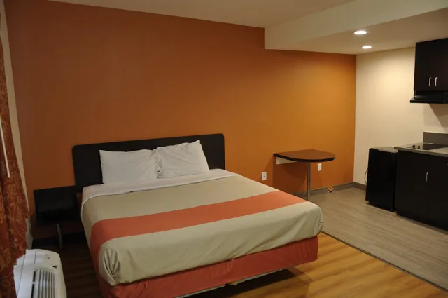 Motel 6 Hesperia, CA - East