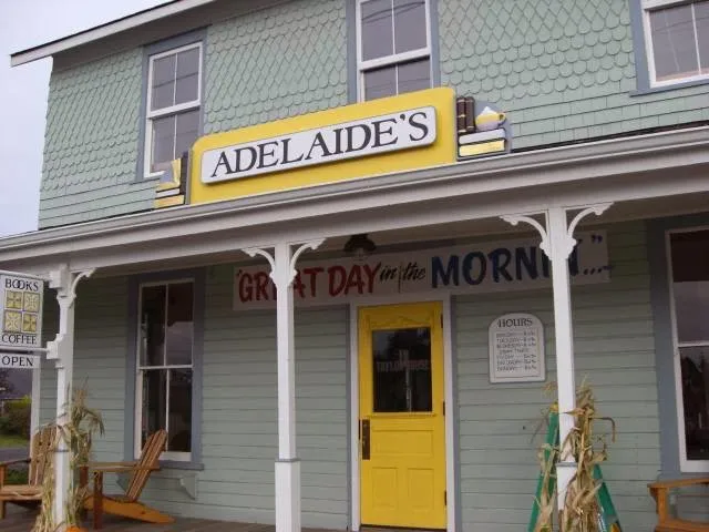 Colleen's Coffee House & Tapestry Rose Yarn Shop