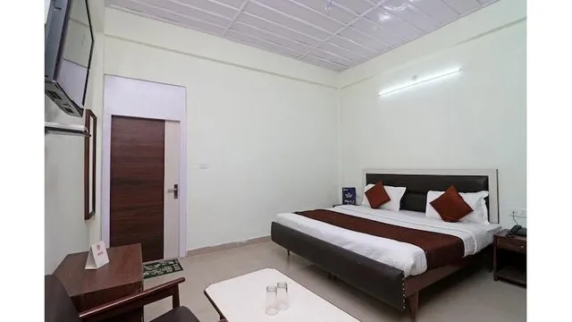 OYO 13908 Hotel India