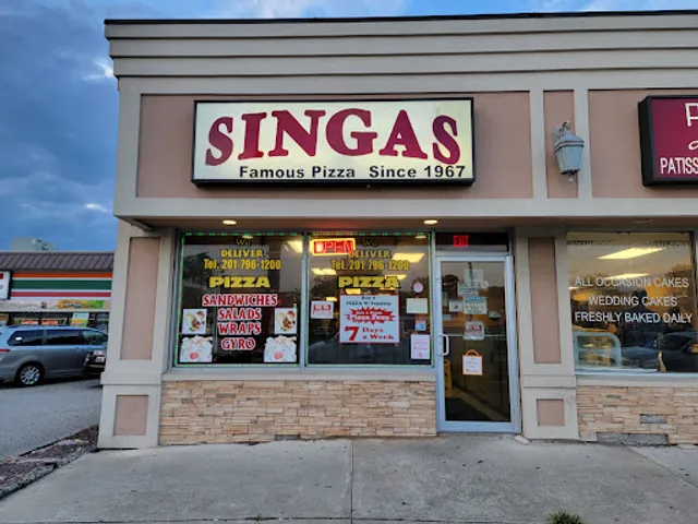 Singas Famous Pizza