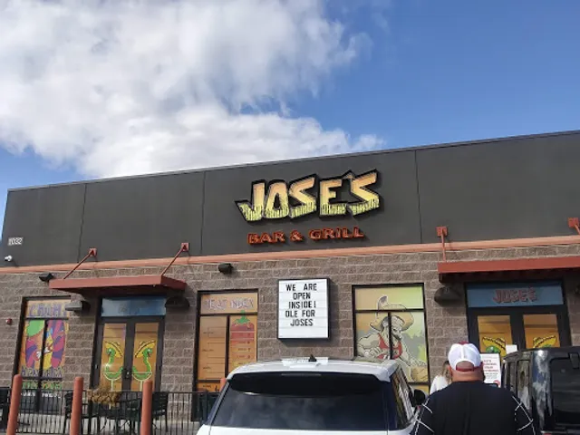 Jose's Bar & Grill
