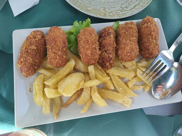 D´ Tapas bar & café