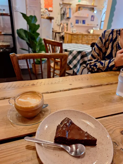 Les Trois Marguerites Café Créatif