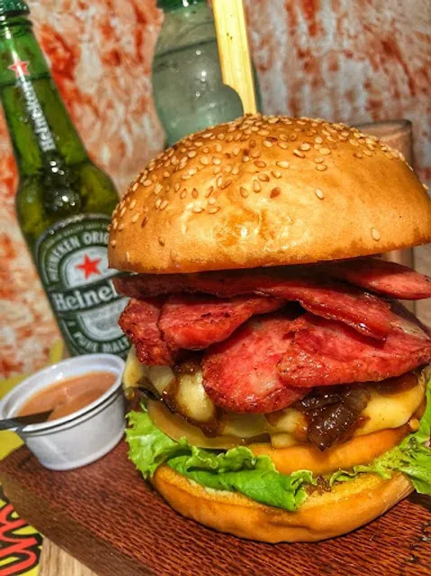 House Burguer & Sushi